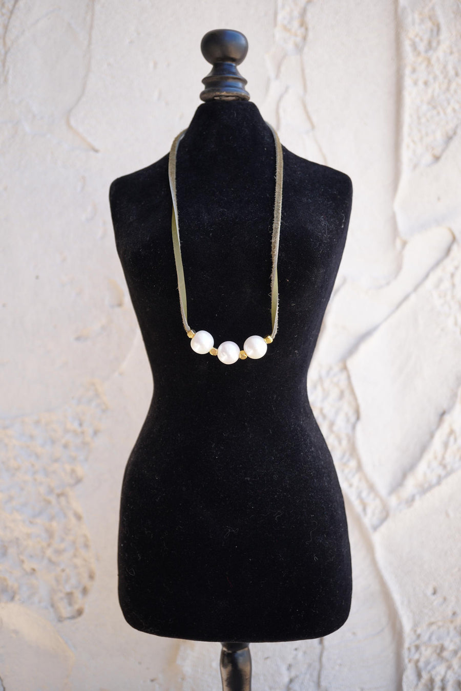 Pearl Leather Lace Necklace - Olive Green
